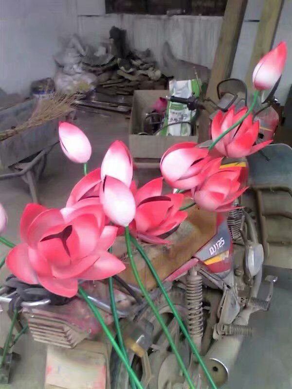 建筑荷花雕塑制造商，城區(qū)小品，城市荷花雕塑定制