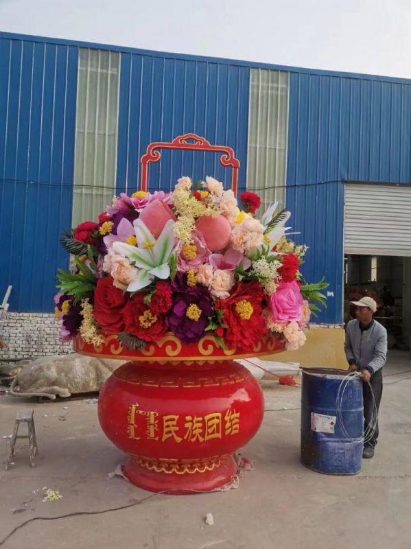 景觀花籃雕塑造型供需，廣場雕塑，城市廣場玻璃鋼花籃雕塑選用